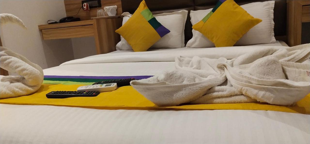 Hotel Meriton International Airport T-2 Bombay